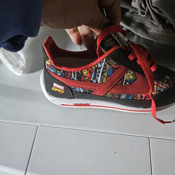 Marvel comic gymshoes by panam from Mexico - Picture 3 of 4